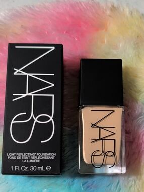 NARS Light Reflecting Foundation — Light 4.5 Vienna